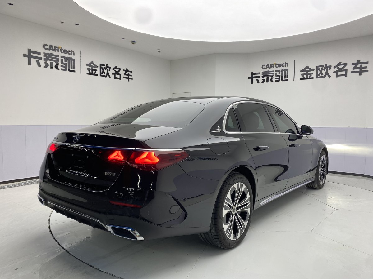 奔馳 奔馳E級  2024款 E 300 L 時尚運(yùn)動型圖片