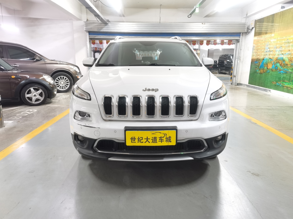 Jeep 自由光  2016款 2.4L 專業(yè)版圖片