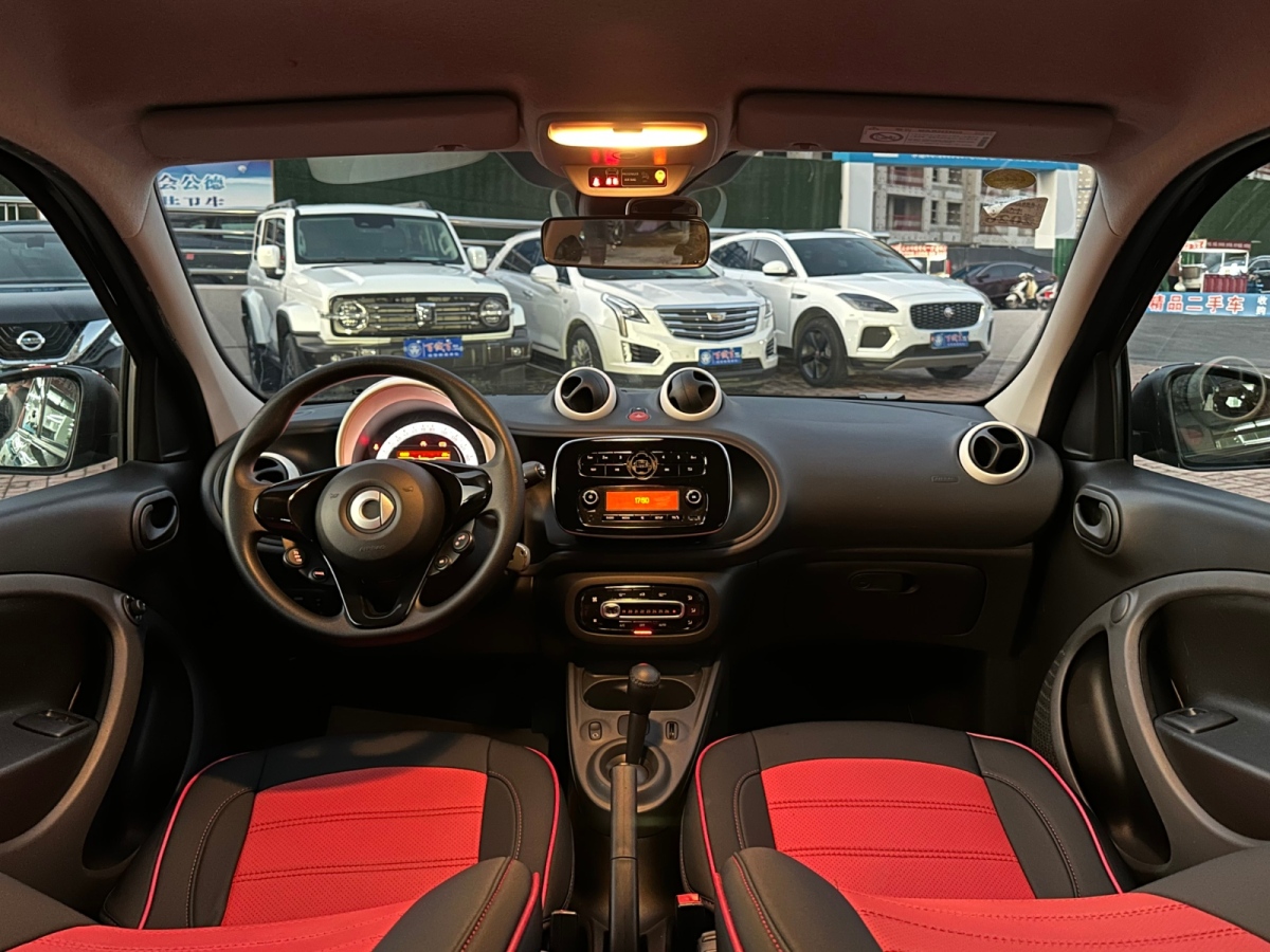 2018年2月smart forfour  2018款 1.0L 52千瓦靈動版