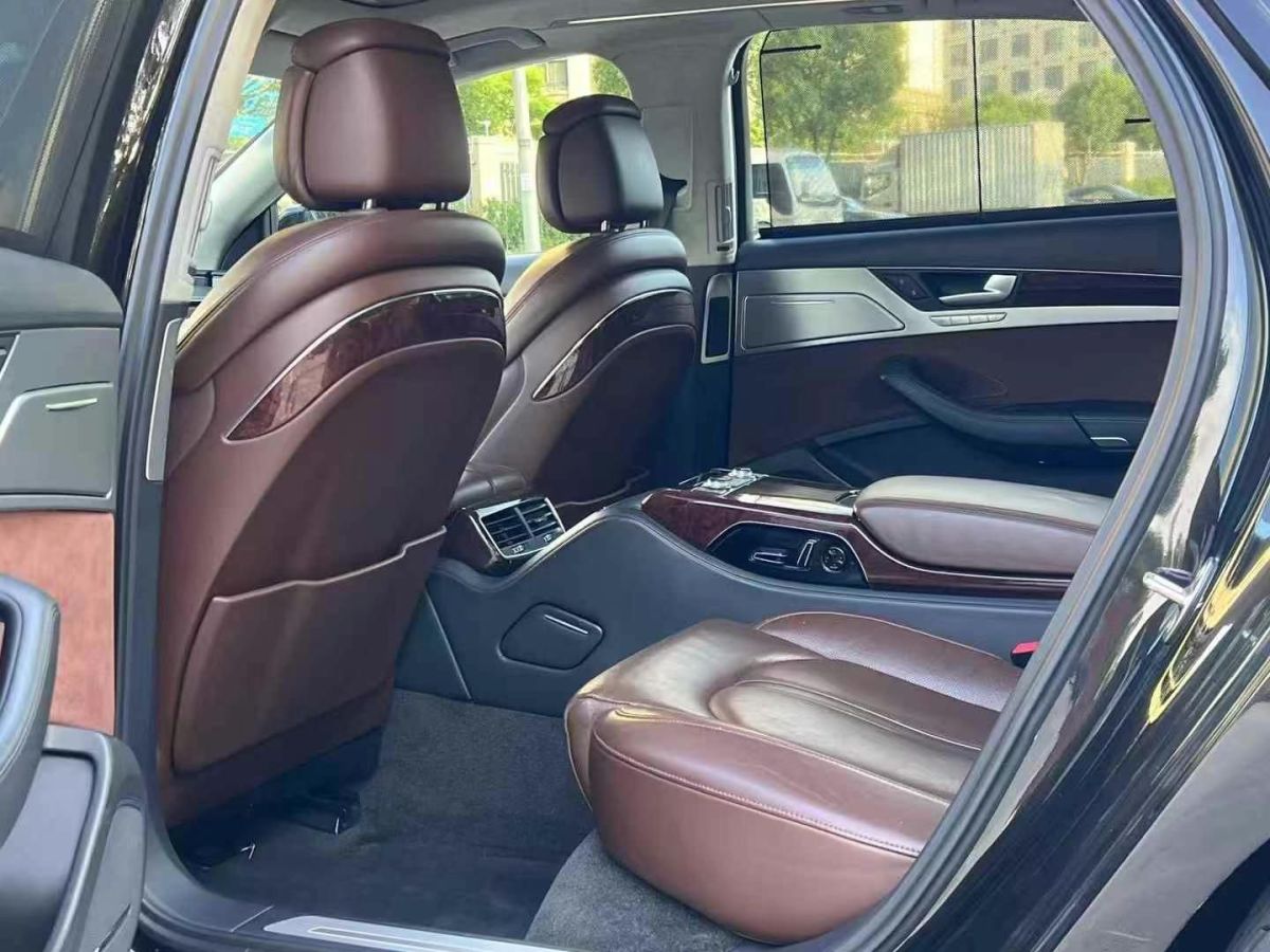 奧迪 奧迪A8  2011款 A8L W12 6.3 FSI quattro圖片