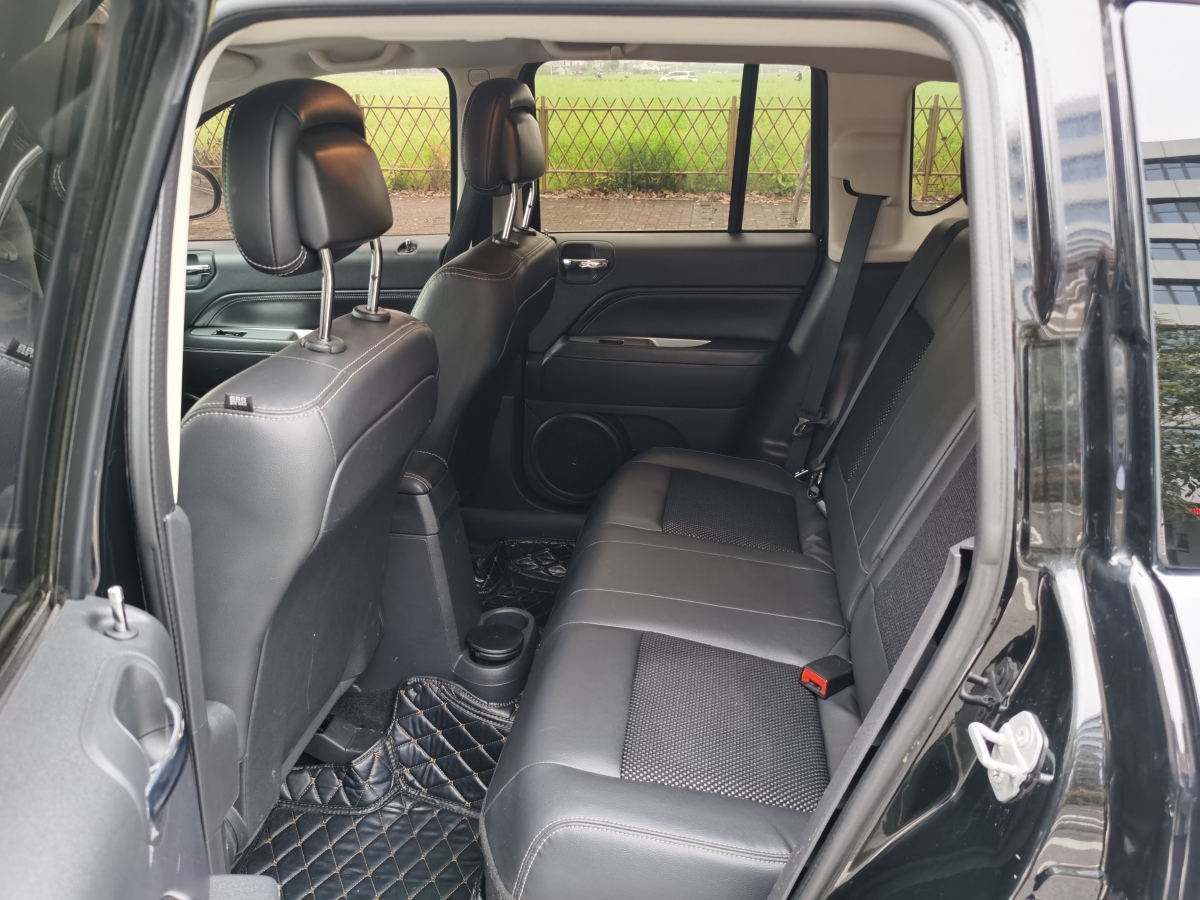 2015年1月Jeep 指南者  2014款 改款 2.4L 四驱舒适版