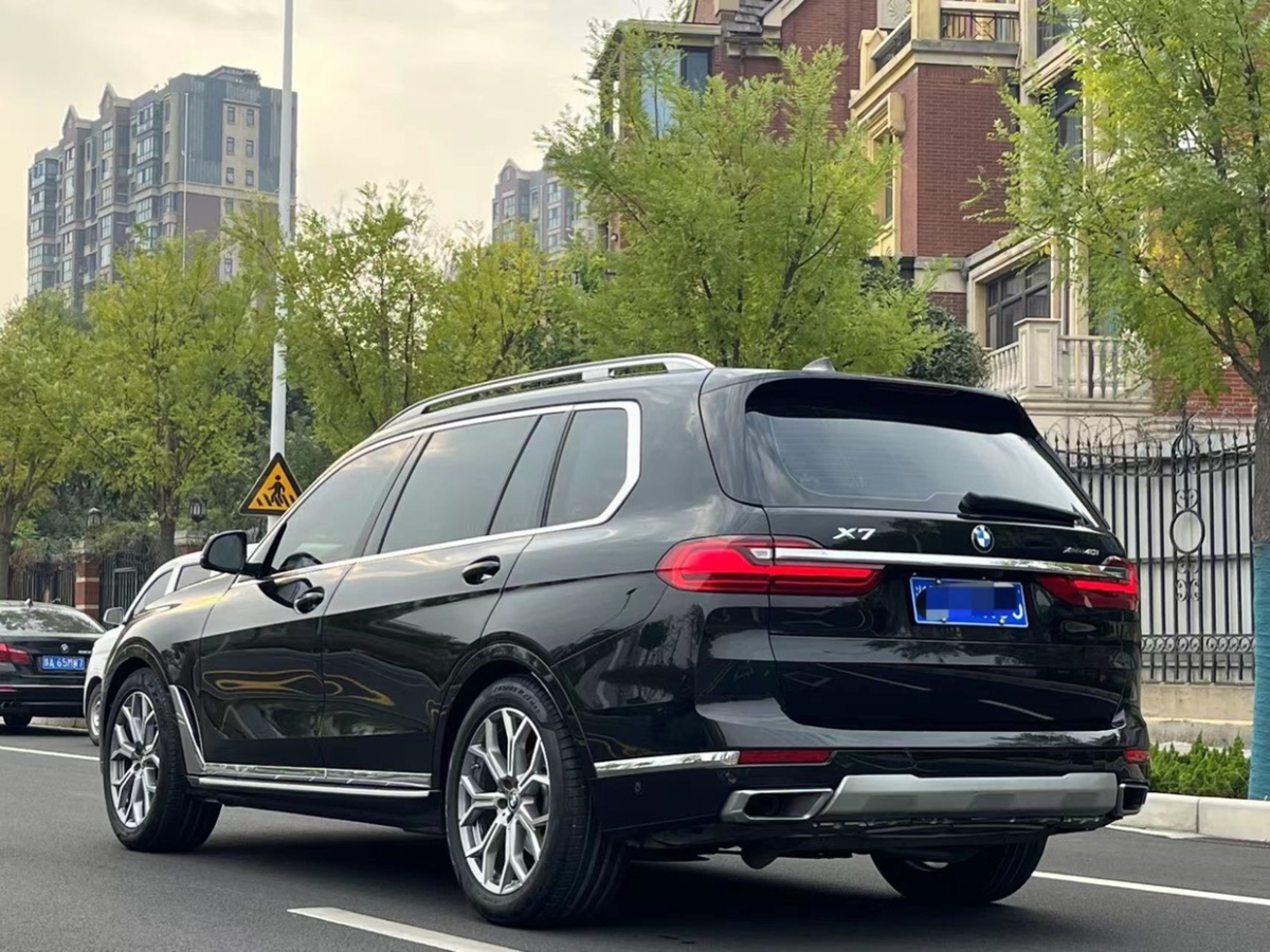 寶馬 寶馬X7  2022款 xDrive40i 領(lǐng)先型豪華套裝圖片