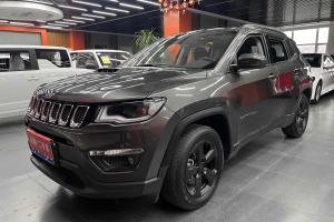 指南者 Jeep  220T 自动家享版