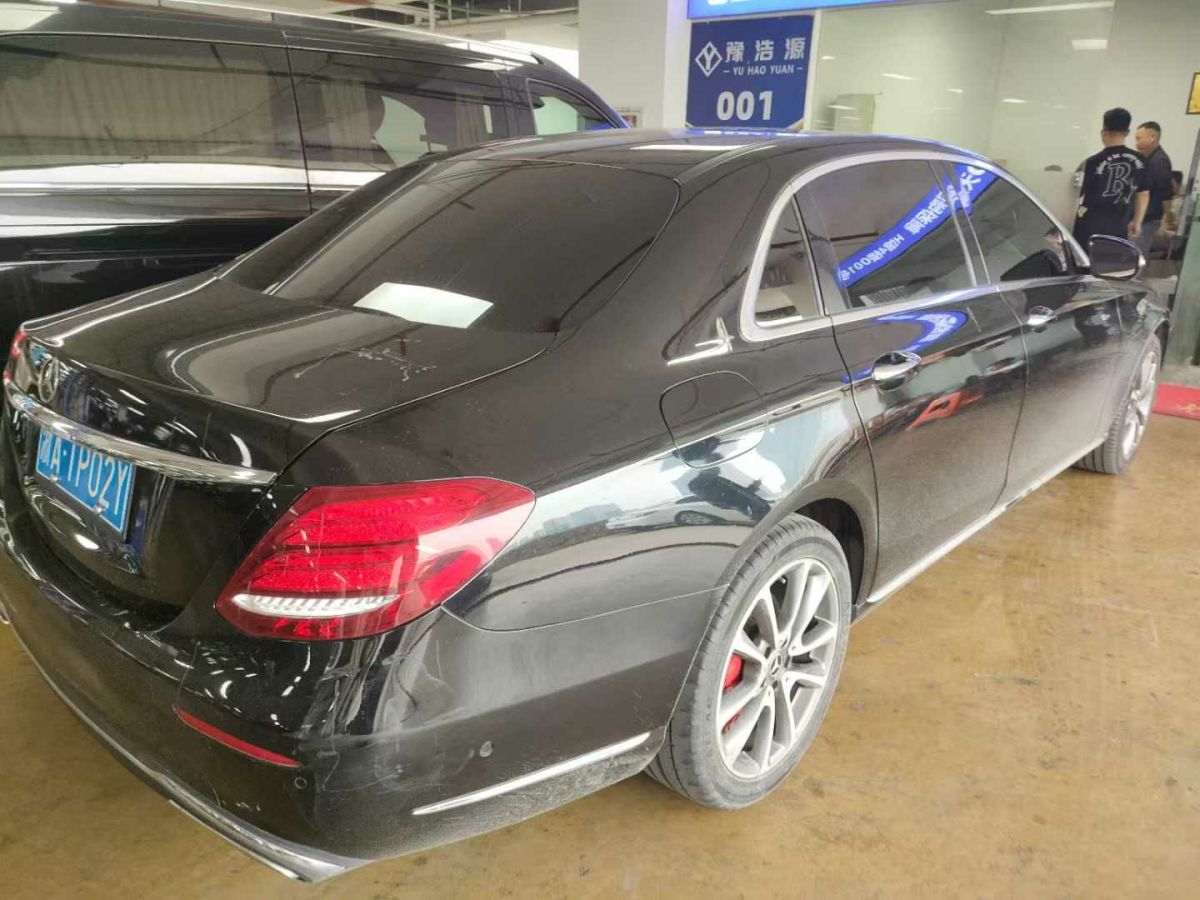奔馳 奔馳E級(jí)  2017款 E 200 L 4MATIC圖片