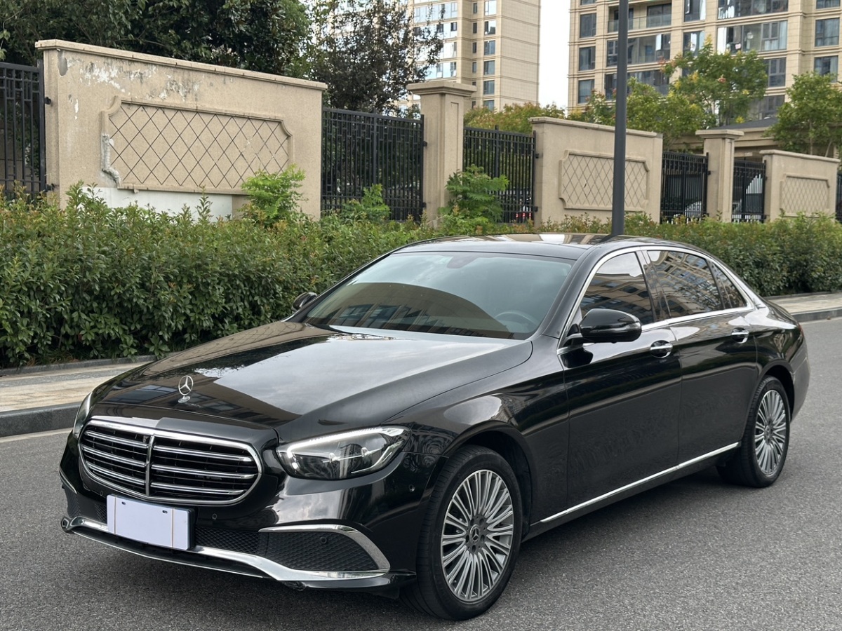 奔驰 奔驰E级  2022款 E 300 L 豪华型图片