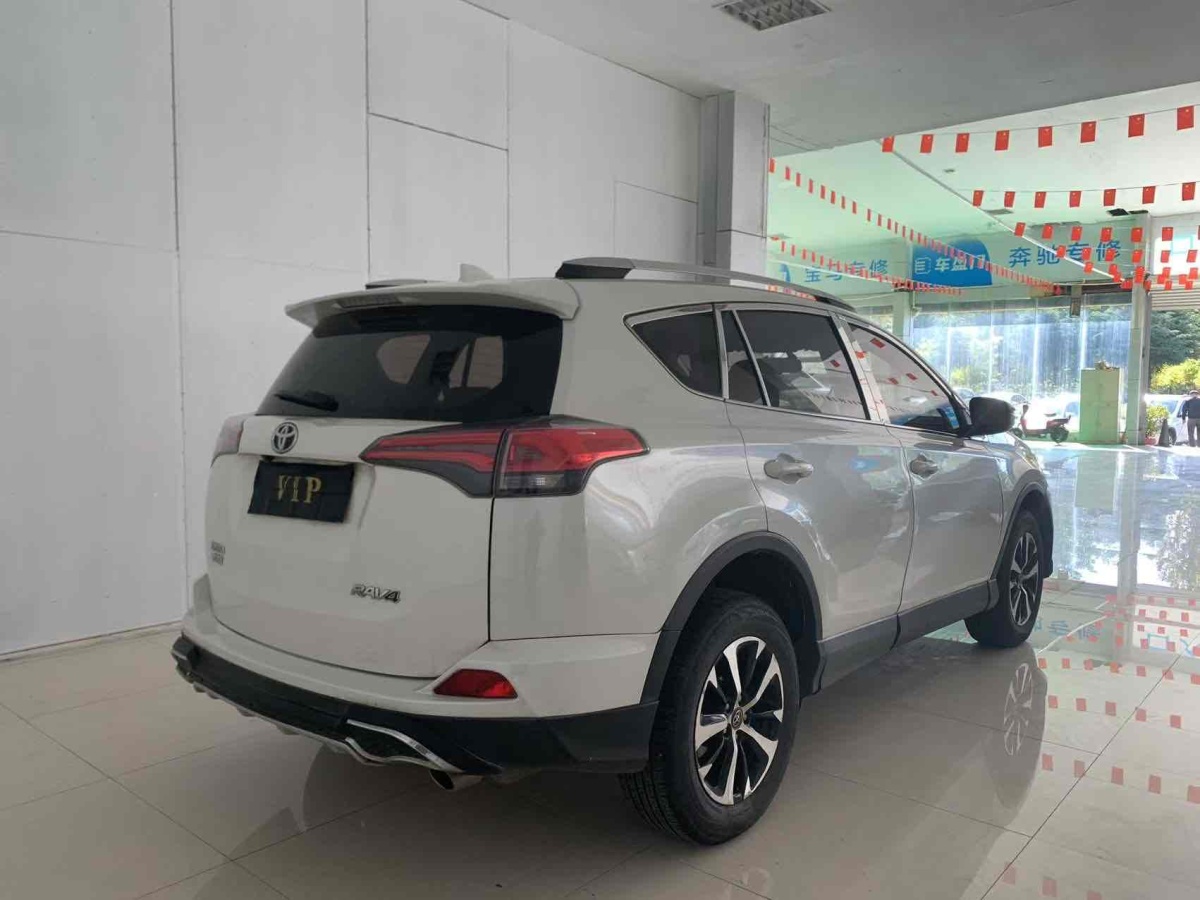 豐田 RAV4  2019款 榮放 2.0L CVT兩驅(qū)先鋒版圖片