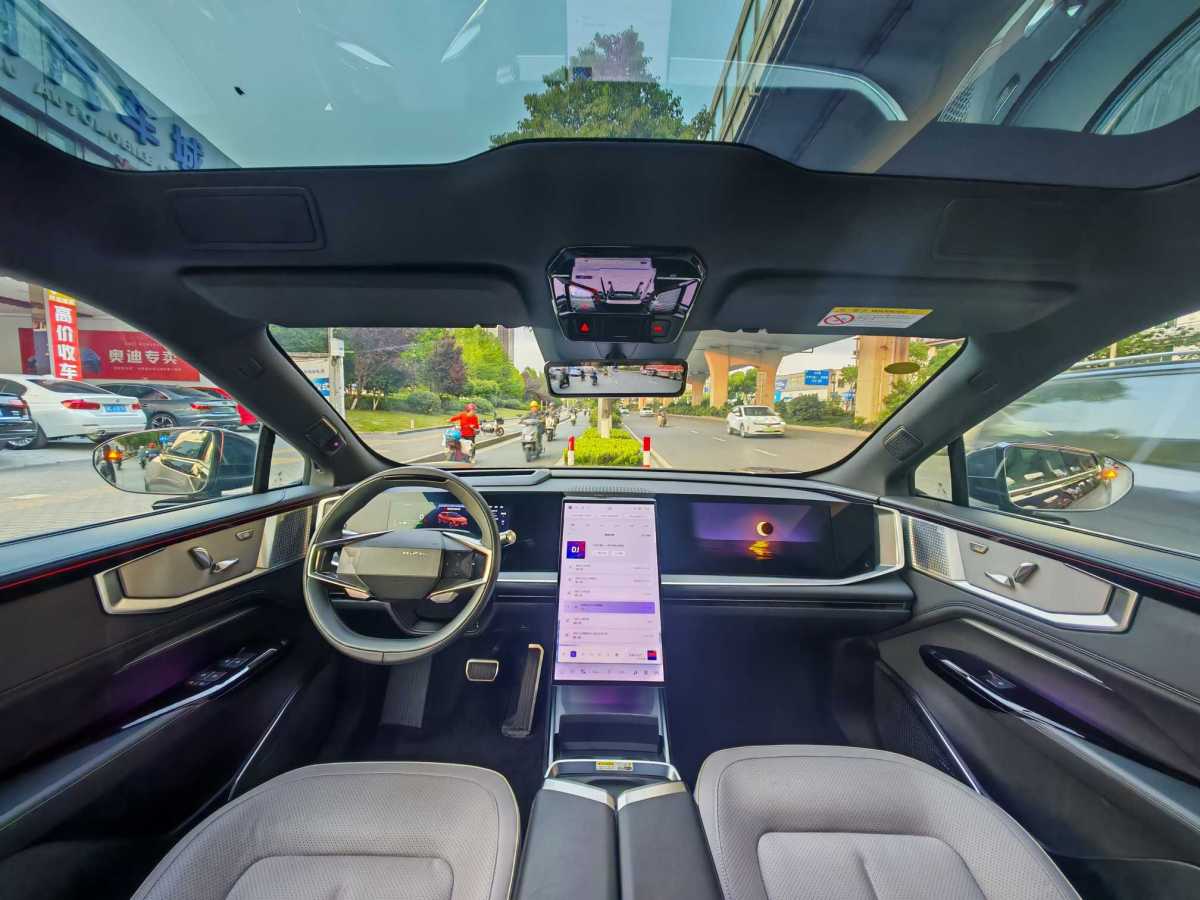 高合 高合HiPhi Y  2023款 810km 長(zhǎng)續(xù)航版圖片
