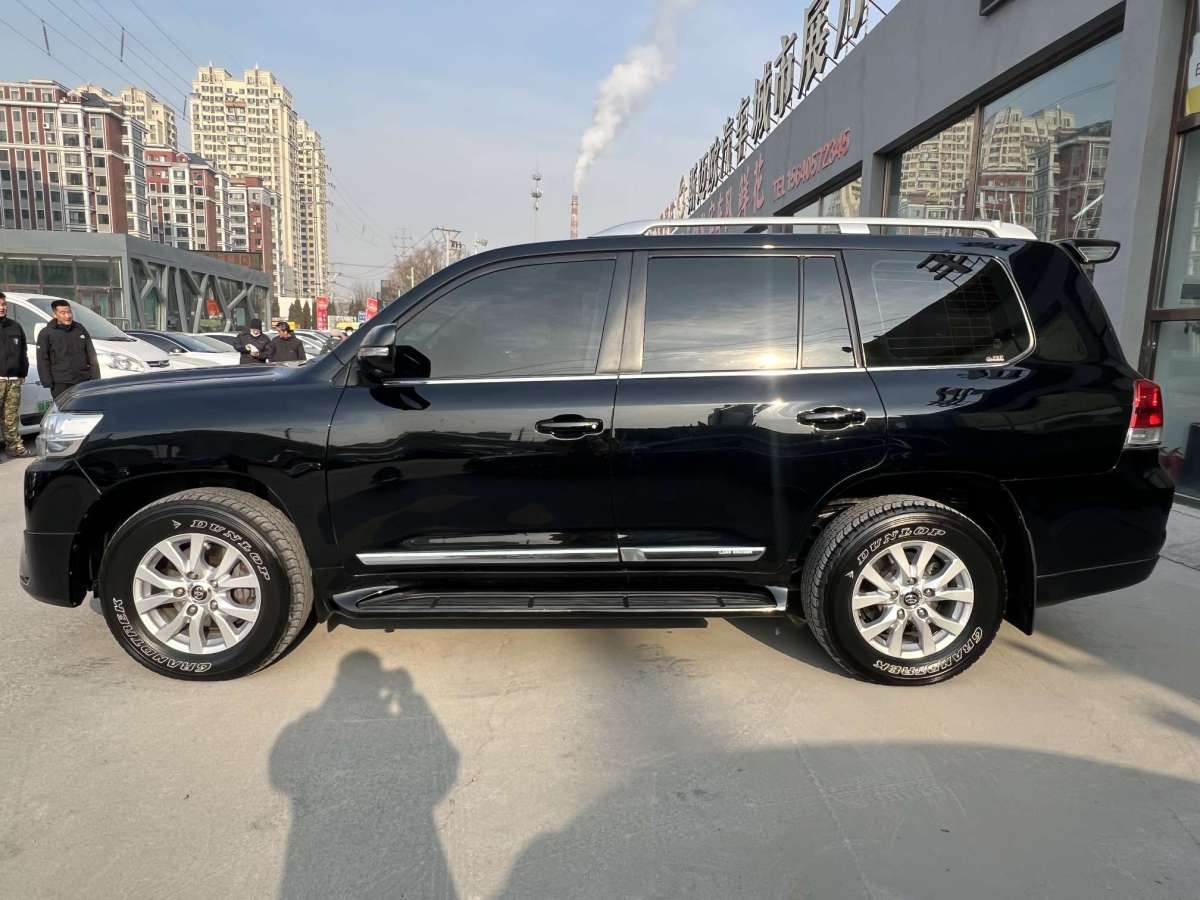 豐田 蘭德酷路澤  2018款 5.7L VX-R 12氣 底升(中東版)圖片