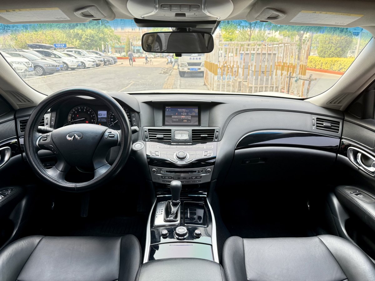 英菲尼迪 Q70  2017款 Q70L 2.5L 精英版圖片