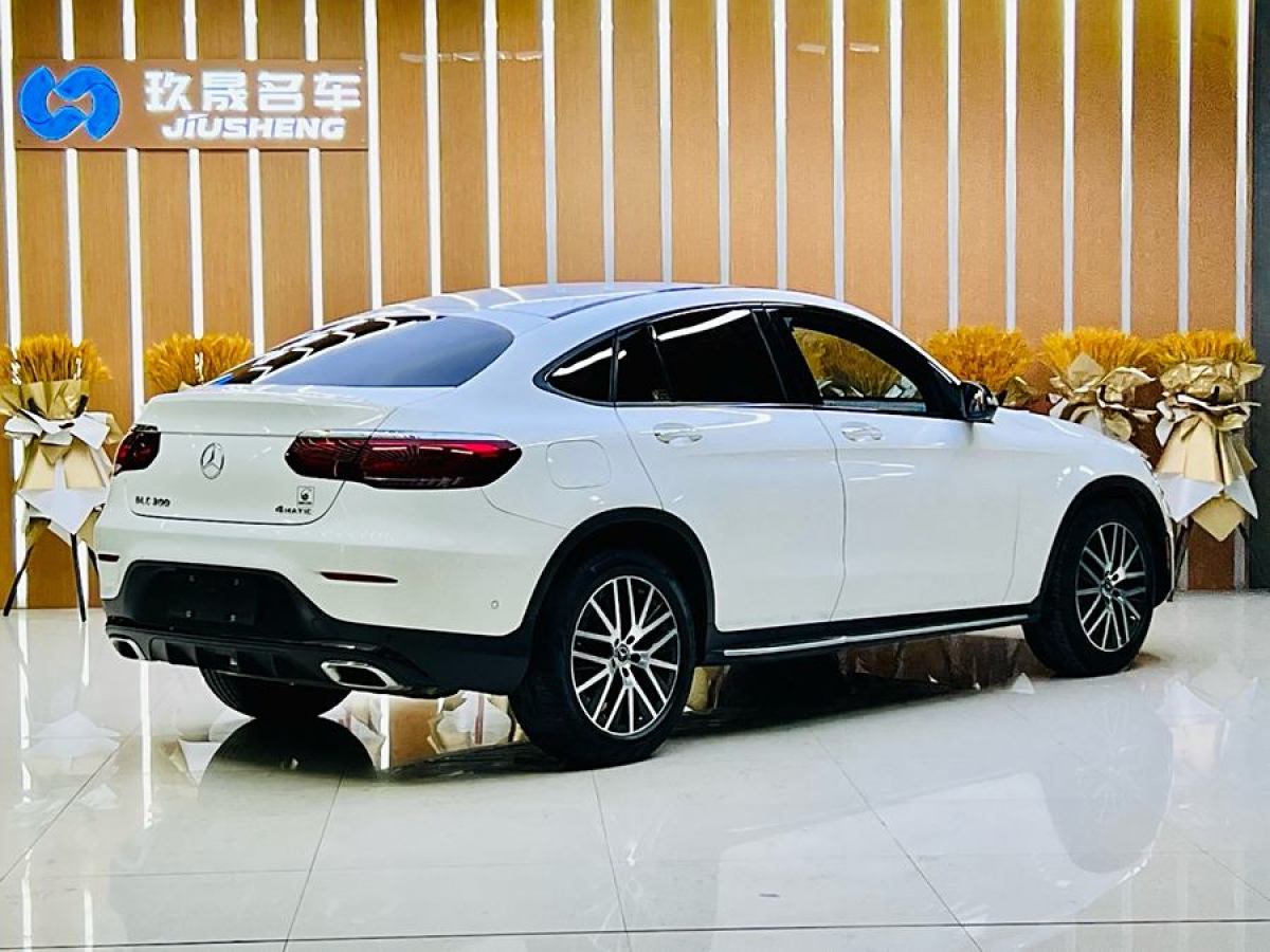 奔馳 奔馳GLC  2022款 改款 GLC 300 4MATIC 轎跑SUV圖片