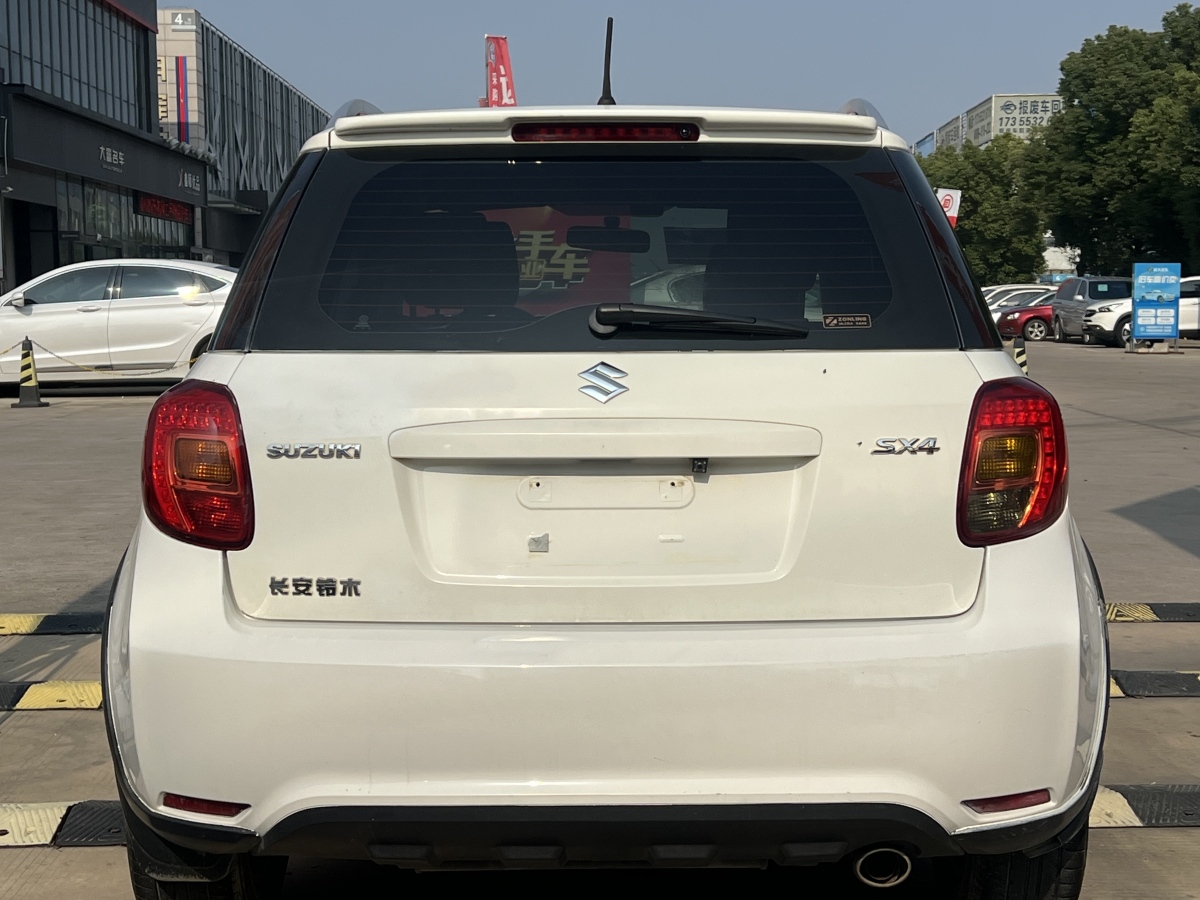 鈴木 天語(yǔ)  2013款 SX4 1.6L 酷銳靈動(dòng)型圖片