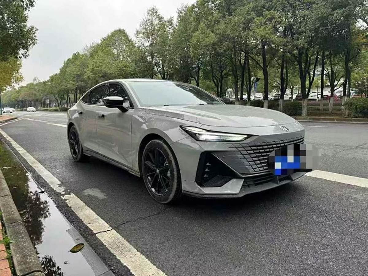 長安 長安UNI-V  2022款 1.5T 尊貴型圖片