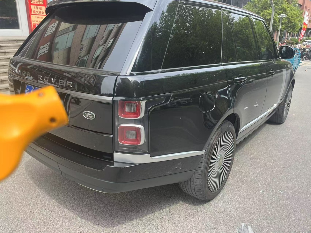 路虎 攬勝  2022款 3.0 L6 360PS 盛世版圖片