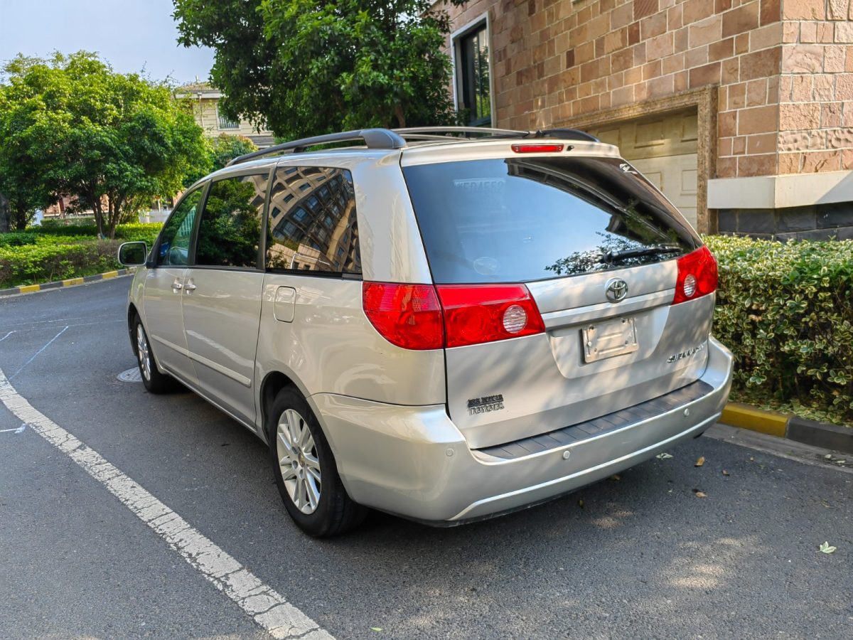 豐田 塞納  2011款 3.5L 四驅(qū)自動(dòng)型圖片