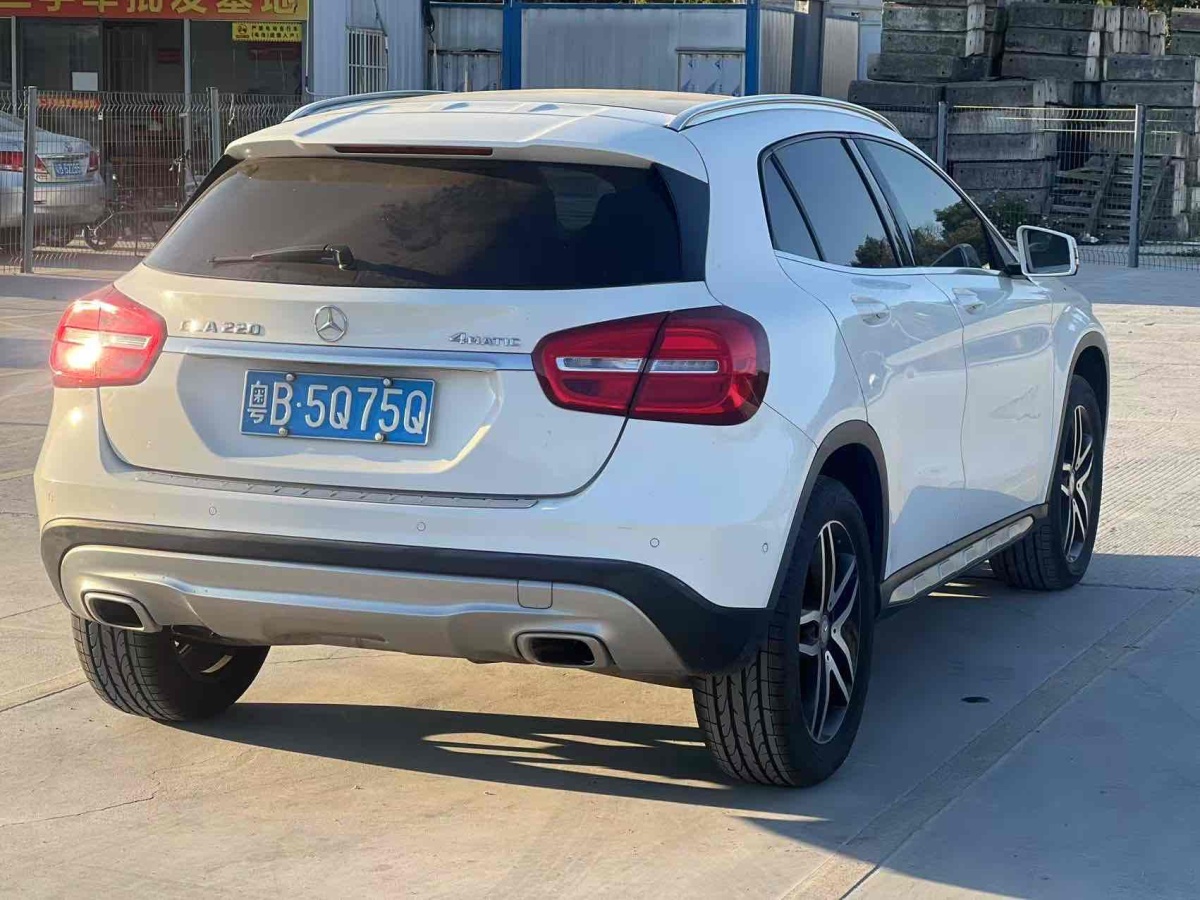 奔馳 奔馳GLA  2015款 GLA 220 4MATIC 時(shí)尚型圖片