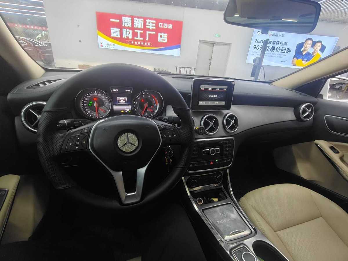 奔馳 奔馳GLA  2015款 GLA 220 4MATIC 時(shí)尚型圖片