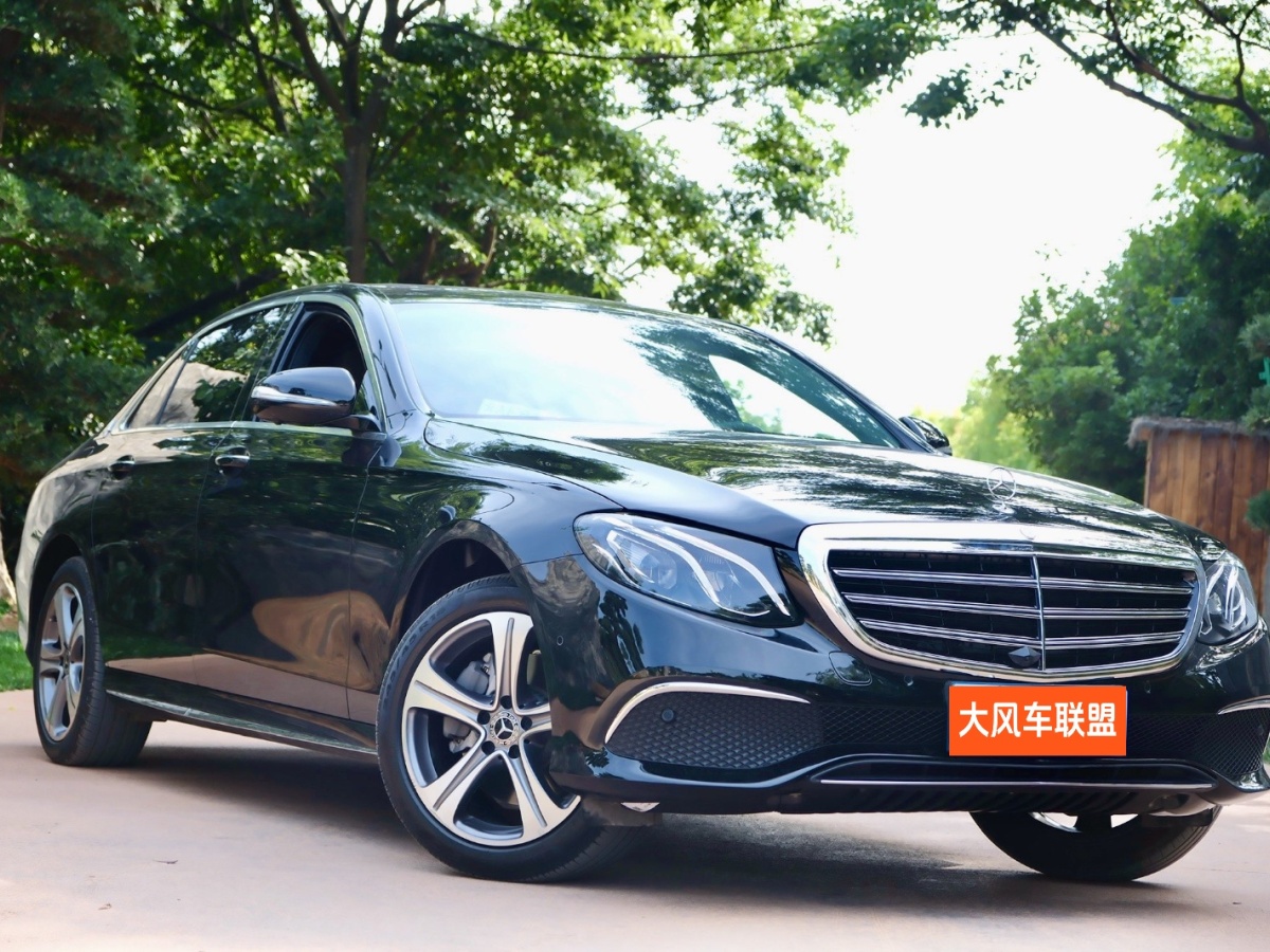 奔馳 奔馳E級(jí)  2019款 E 200 L 運(yùn)動(dòng)型圖片