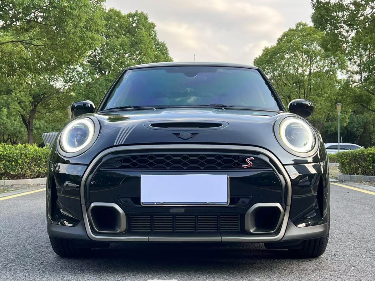 MINI MINI  2023款 2.0T COOPER S 國(guó)王十字特別版圖片