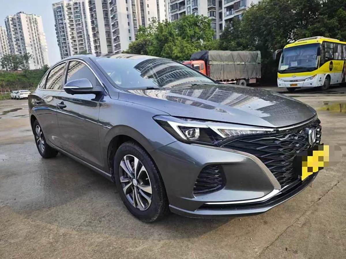 長(zhǎng)安 逸動(dòng)  2021款 PLUS 藍(lán)鯨NE 1.4T GDI DCT旗艦型圖片