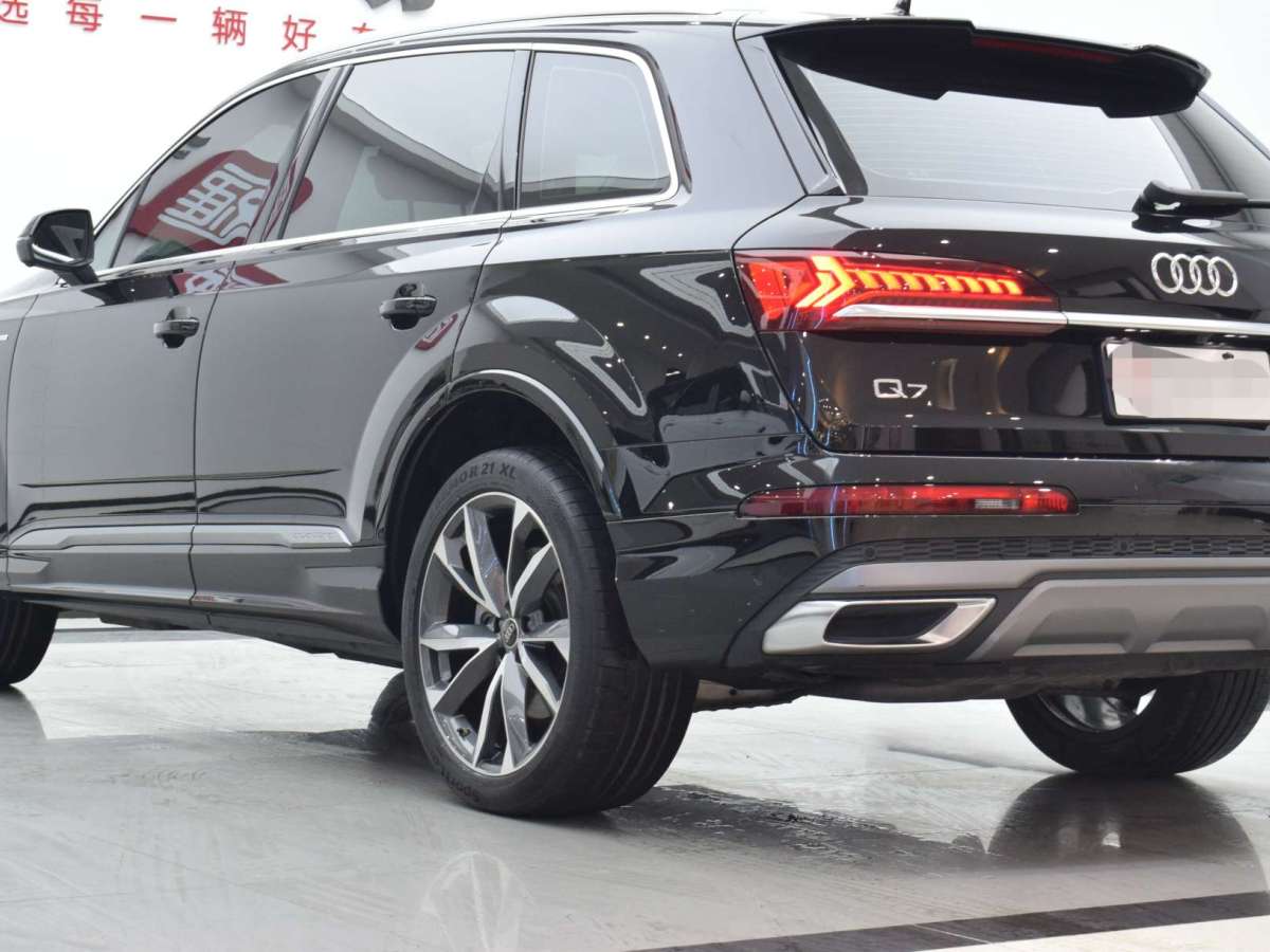 奧迪 奧迪Q7  2023款 55 TFSI quattro S line運(yùn)動(dòng)型圖片
