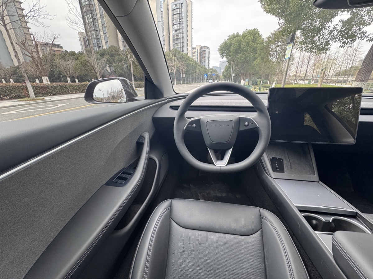 特斯拉 Model 3  2023款 煥新版 后輪驅(qū)動圖片