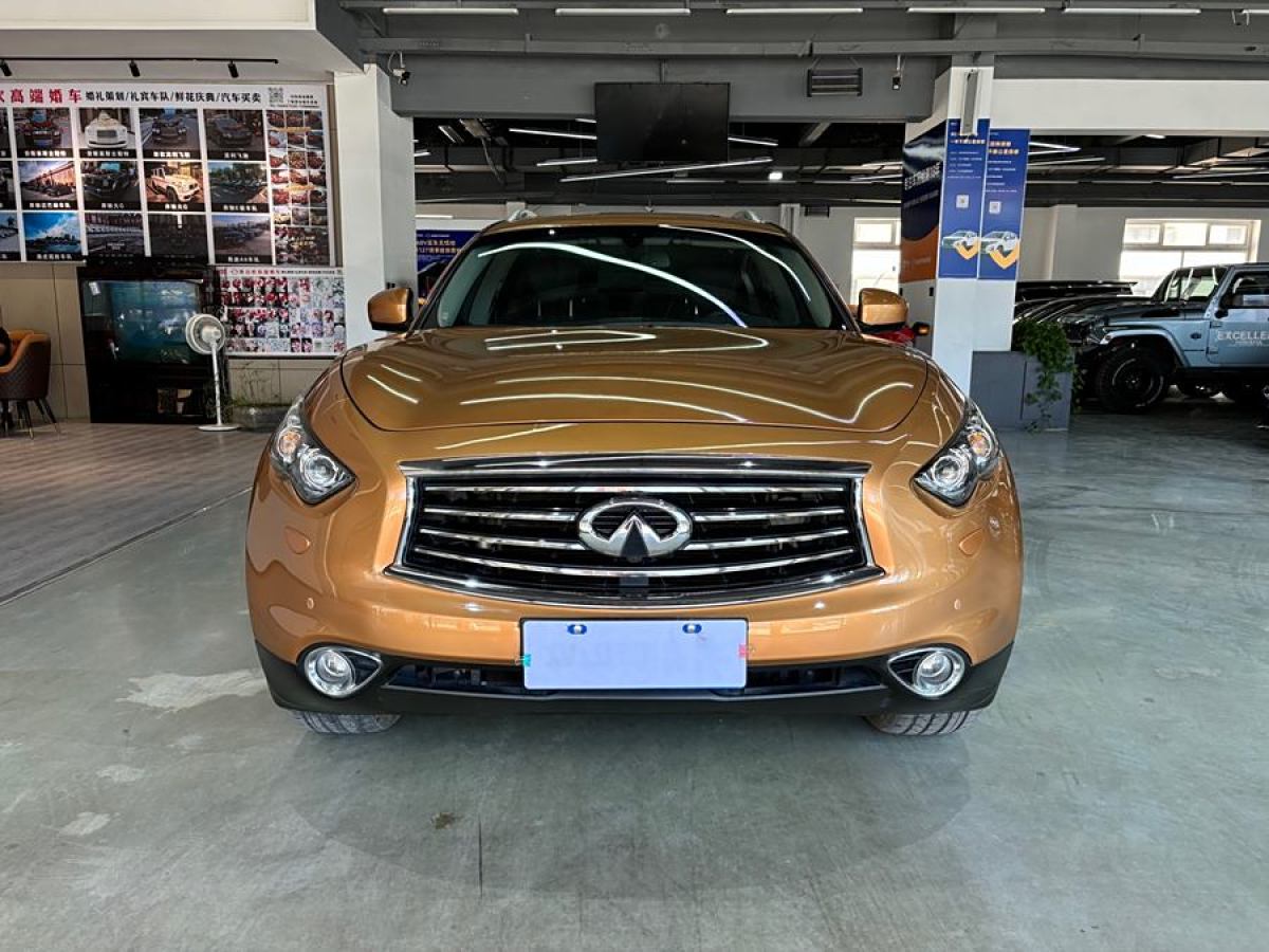 英菲尼迪 QX70  2013款 3.7L 標(biāo)準(zhǔn)版圖片