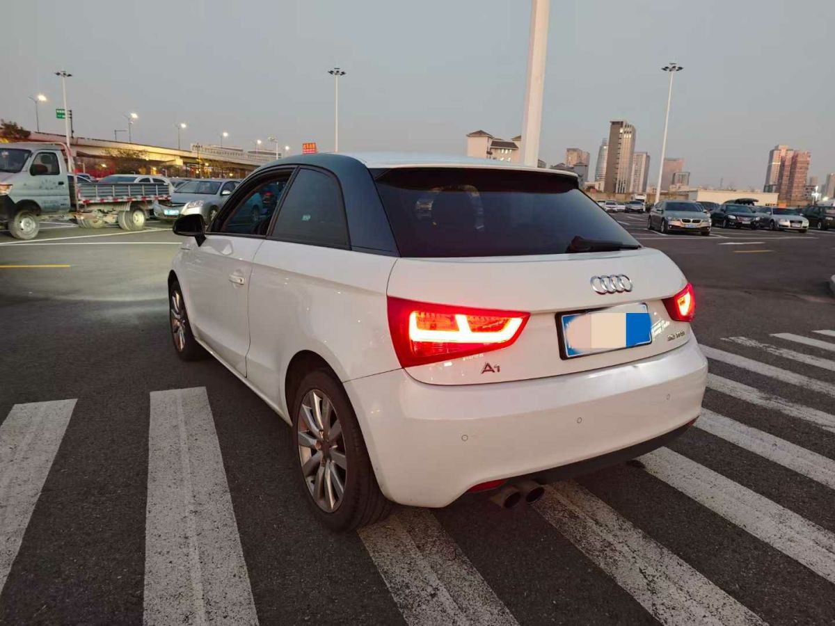 奧迪 奧迪A1  2014款 A1 1.4TFSI 30TFSI 技術型圖片