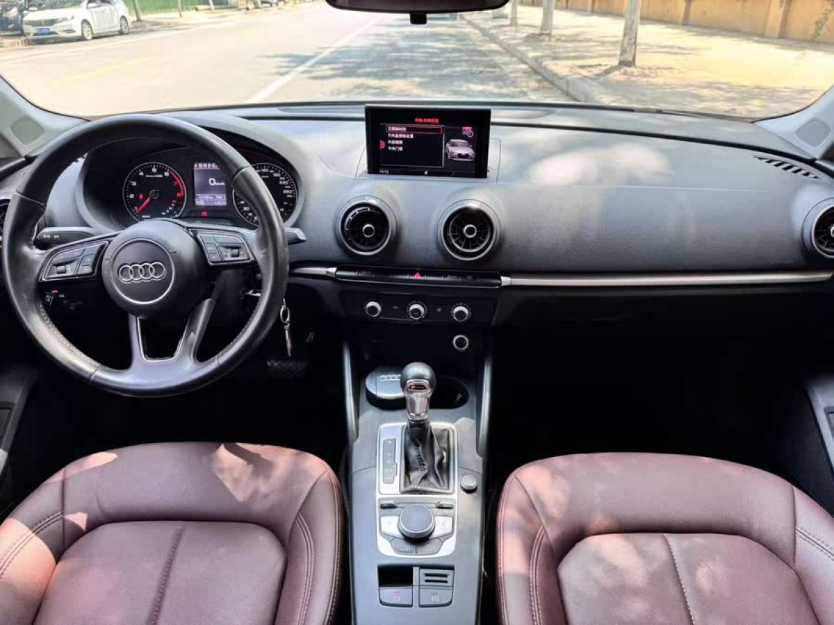 奧迪 奧迪A3  2018款 30周年年型 Limousine 35 TFSI 進(jìn)取型圖片