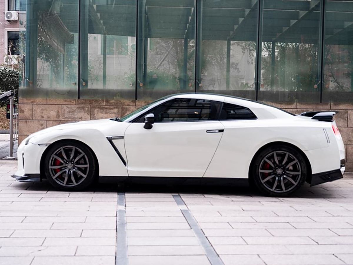 日產(chǎn) GT-R  2015款 3.8T 特別版圖片