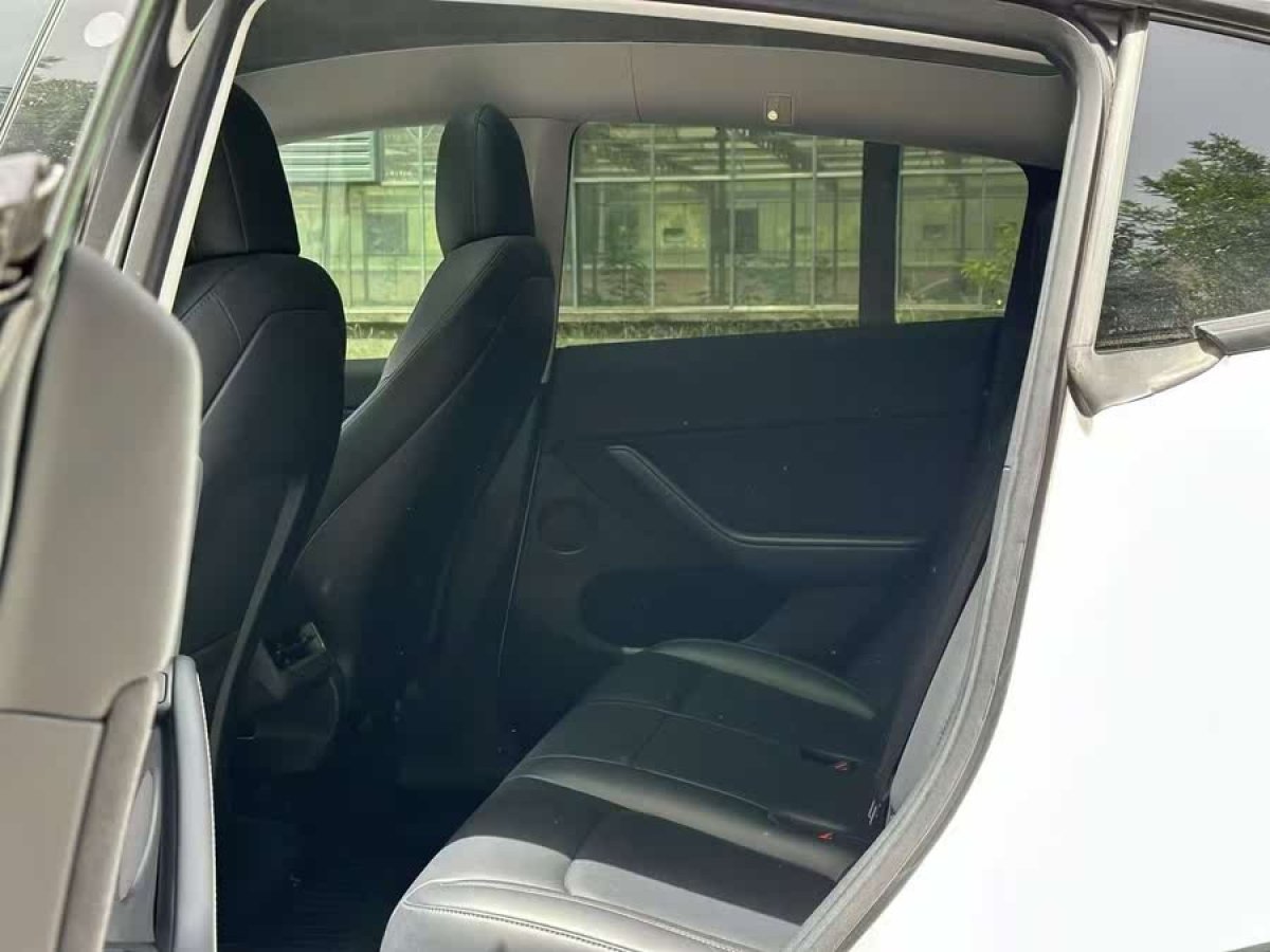 特斯拉 Model Y  2022款 改款 后輪驅(qū)動(dòng)版圖片