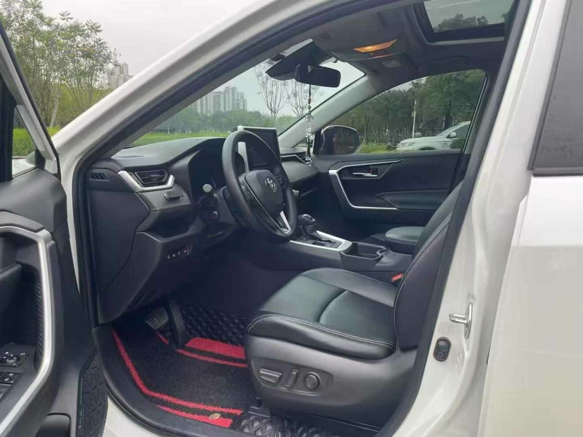 豐田 RAV4榮放  2021款 2.0L CVT四驅(qū)風(fēng)尚版圖片