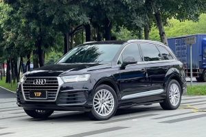 奥迪Q7 奥迪 55 TFSI S line运动型