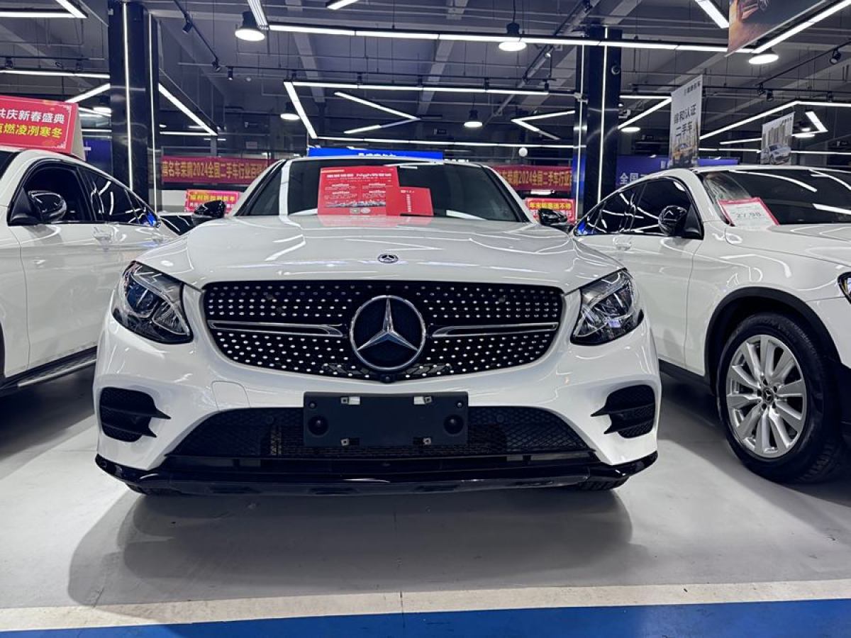 奔馳 奔馳GLC  2022款 改款 GLC 260 4MATIC 轎跑SUV圖片