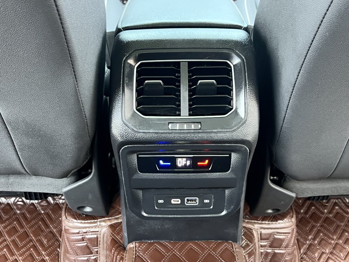 大眾 途觀L  2023款 改款 330TSI 自動兩驅(qū)R-Line越享版圖片