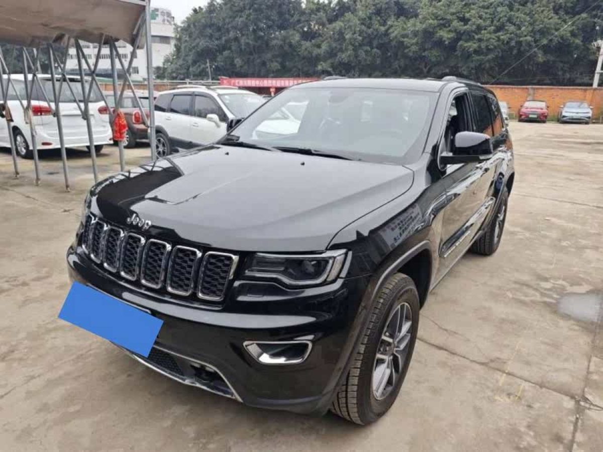 2020年4月Jeep 大切諾基  2020款 3.0L 專業(yè)導(dǎo)航版