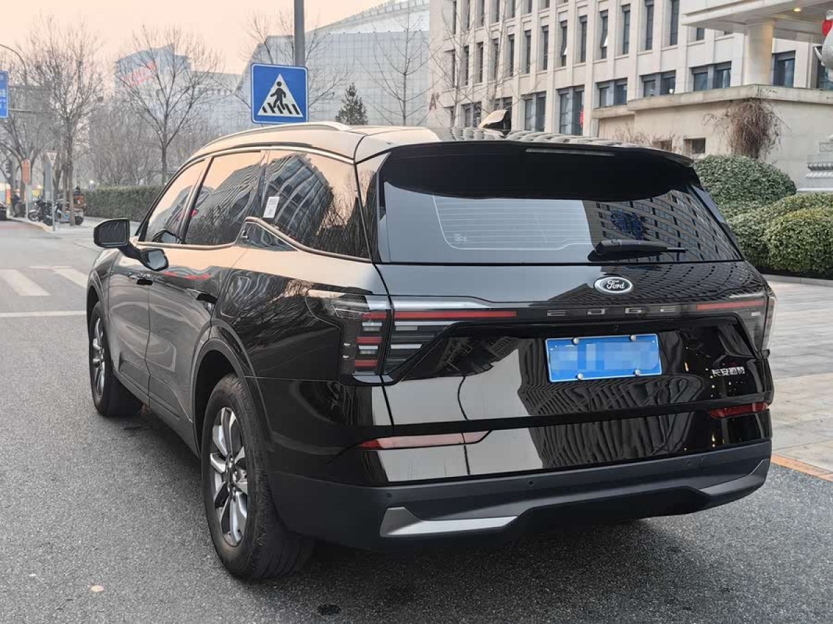 福特 銳界  2023款 銳界L 2.0T EcoBoost 兩驅(qū)七座豪華型圖片