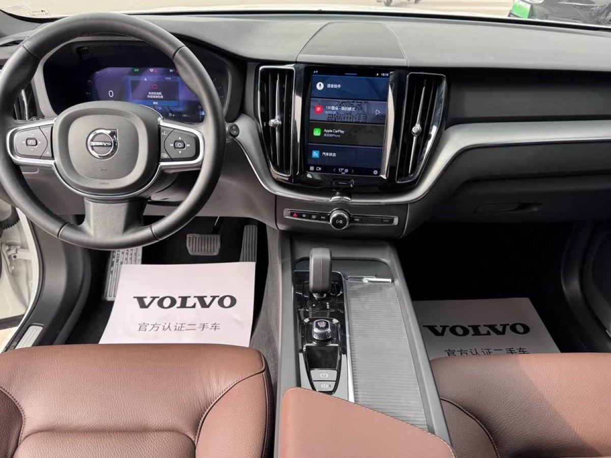 沃爾沃 XC60  2024款 B5 四驅(qū)智逸豪華版圖片