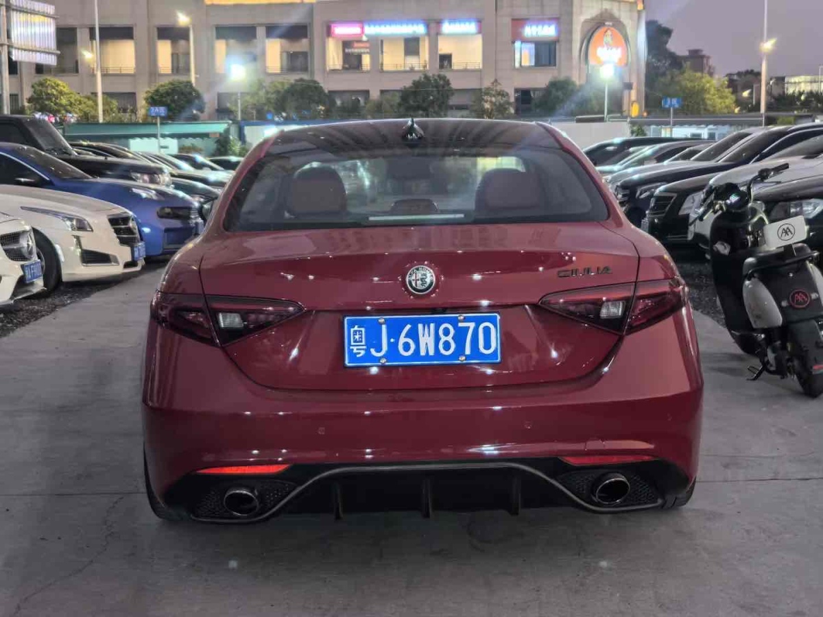 阿爾法·羅密歐 Giulia  2017款 2.0T 200HP 豪華版圖片