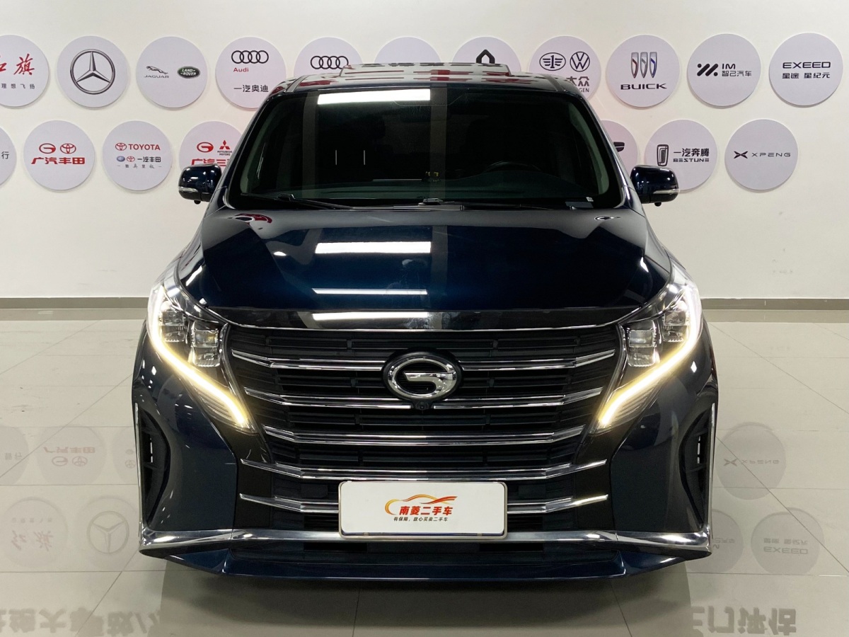 廣汽傳祺 M8  2021款 領(lǐng)秀系列 390T 尊享版圖片