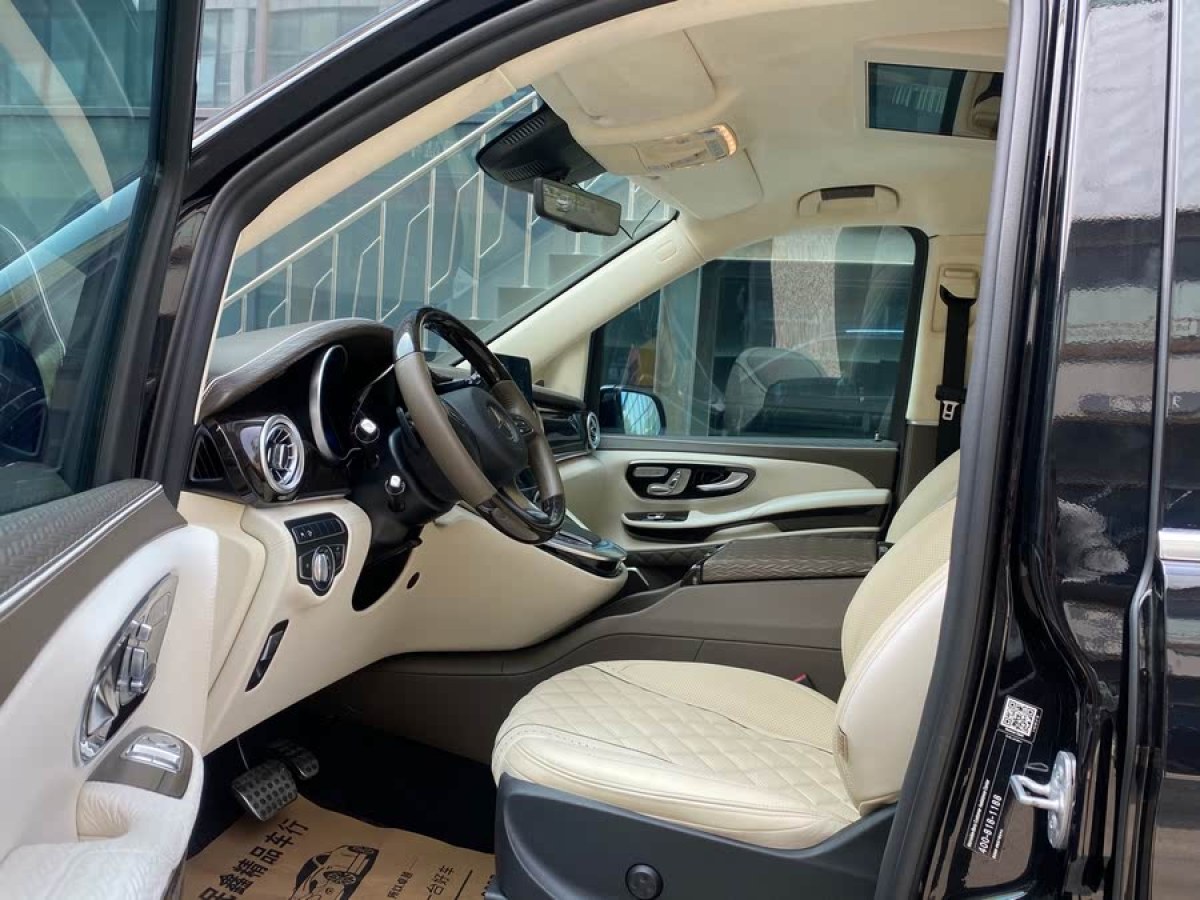 奔馳 V級  2022款 V 260 L 長軸距尊貴版圖片