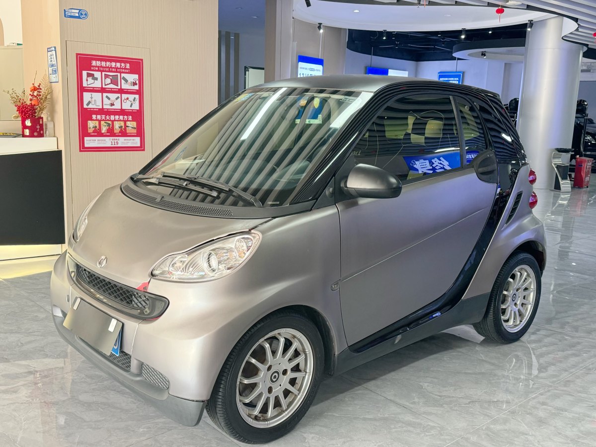 smart fortwo  2011款 1.0 MHD 硬頂標(biāo)準(zhǔn)版圖片