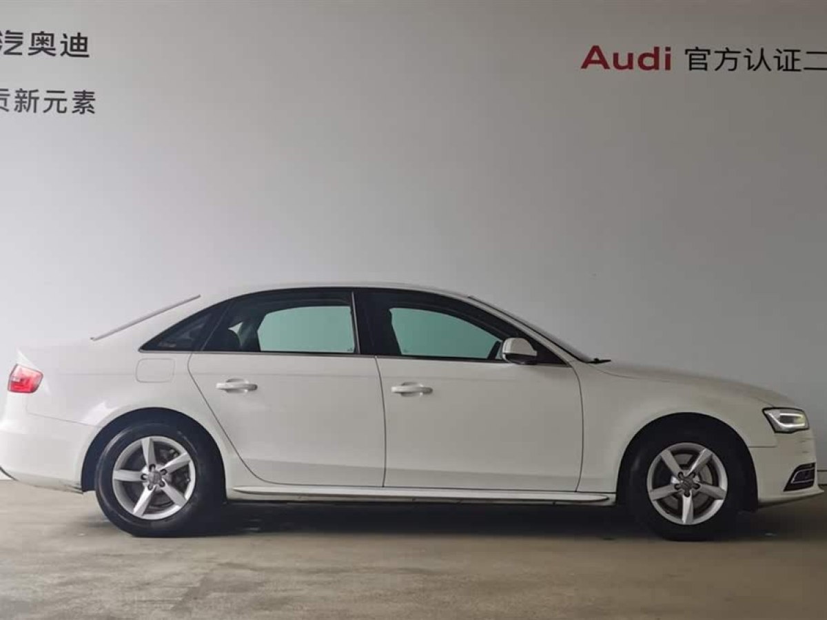 奧迪 奧迪A4L  2015款 35 TFSI 自動(dòng)標(biāo)準(zhǔn)型圖片