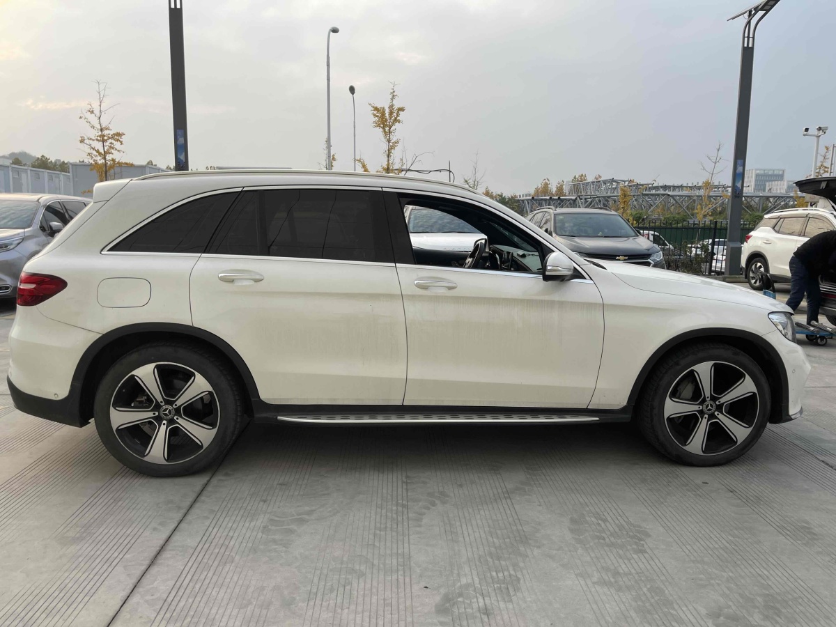 奔馳 奔馳GLC  2018款 改款 GLC 300 4MATIC 動感型圖片