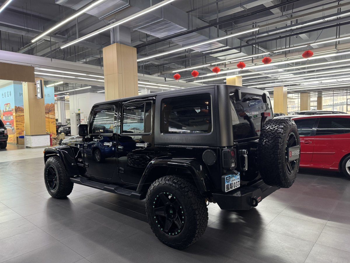 Jeep 牧馬人  2016款 3.0L Sahara 75周年致敬版圖片