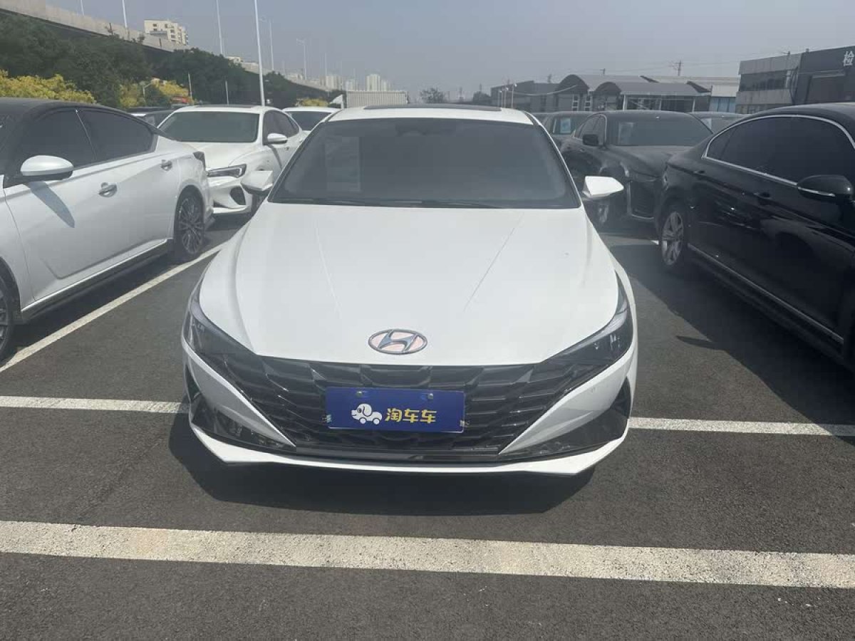現(xiàn)代 伊蘭特  2022款 1.5L CVT LUX尊貴版圖片