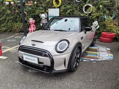 2024年2月 MINI MINI 改款 2.0T COOPER S 藝術(shù)家圖片