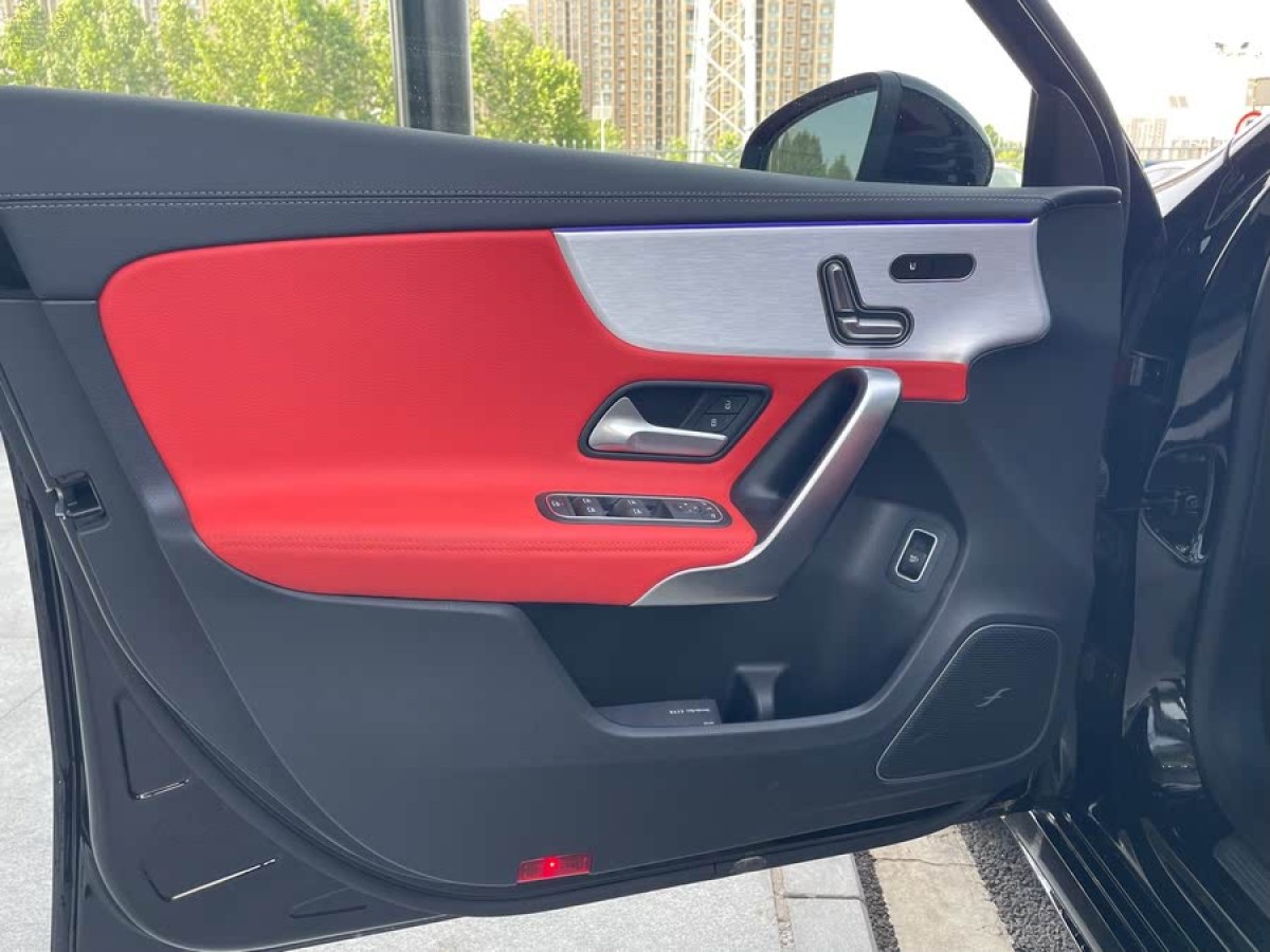 奔馳 奔馳A級AMG  2025款 AMG A 35 4MATIC圖片