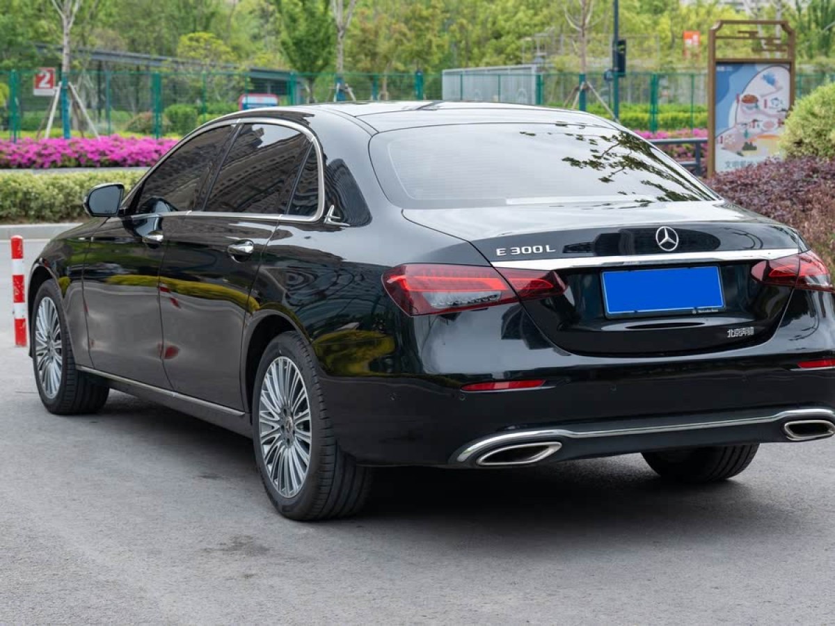 奔馳 奔馳E級  2023款 改款 E 300 L 豪華型圖片