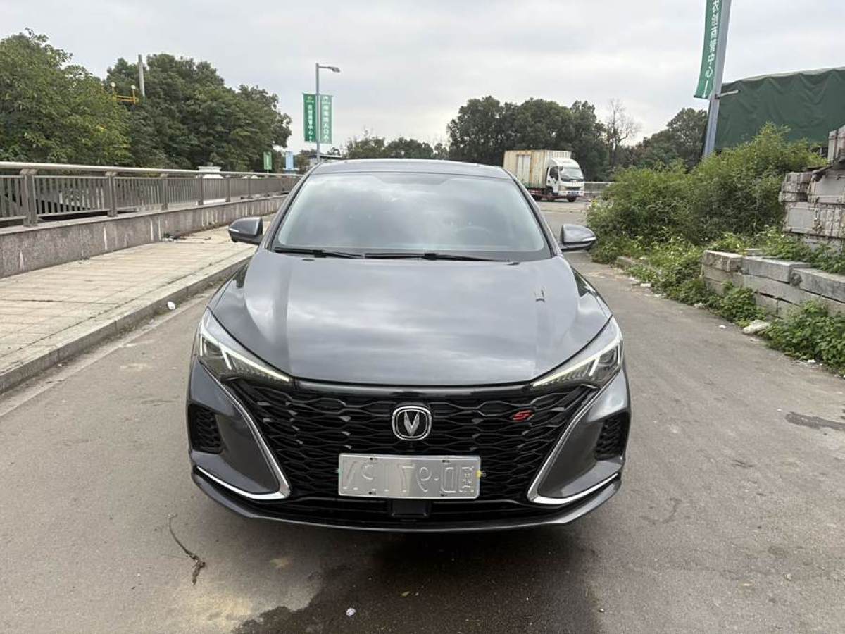 長(zhǎng)安 逸動(dòng)  2021款 PLUS 藍(lán)鯨NE 1.4T GDI DCT尊貴型圖片