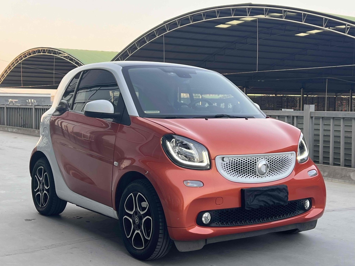 smart fortwo  2017款 1.0L 52千瓦硬頂摯愛(ài)特別版圖片